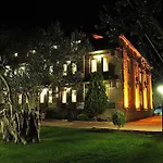 Hotel Dove &