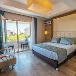 Hotel Dove &
