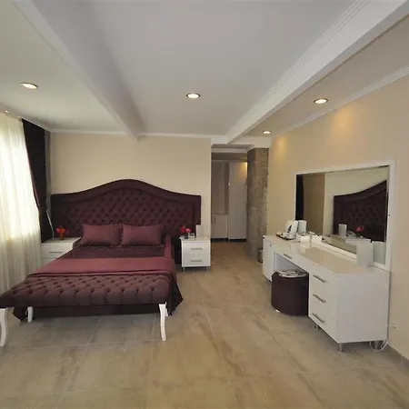 Hotel Dove & 4*