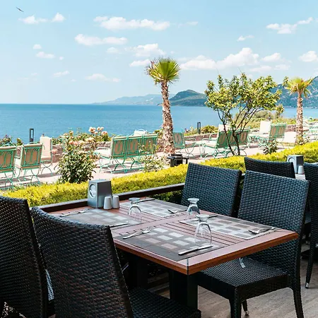 Dove & Ξενοδοχείο 4*